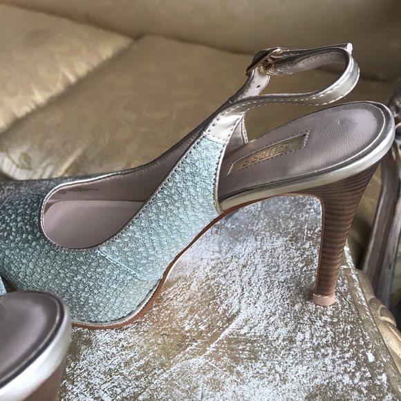 Women’s Peep Toe Platform Heel - Picture 4 of 4